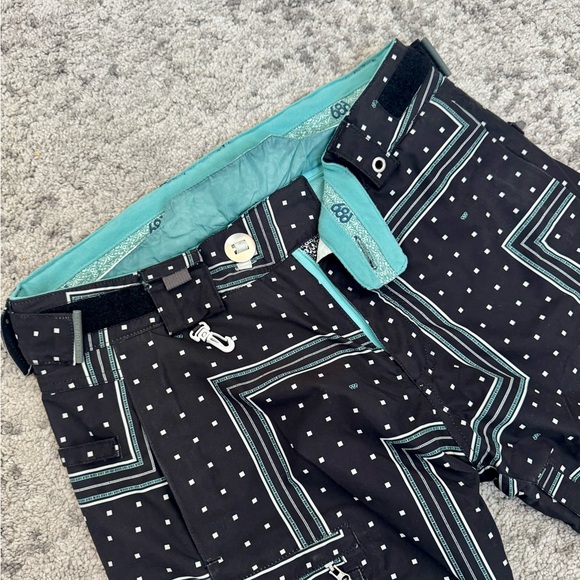 686 Women’s Snowboard Pants Size Small | Waterproof Insulated - Picture 6 of 8